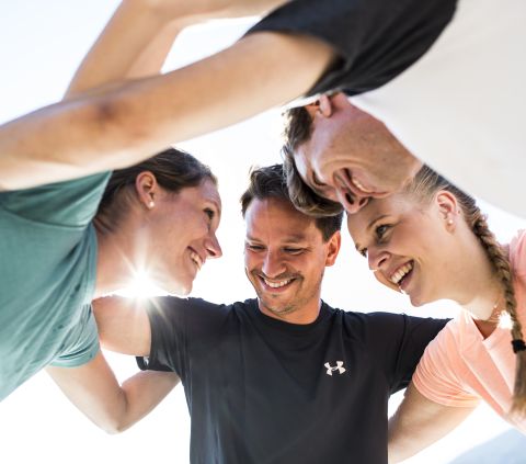 Une randonnée exigeante renforce l'esprit d'équipe. Explorer Hotels organise gratuitement divers événements de cohésion d'équipe pour les entreprises et les clubs.