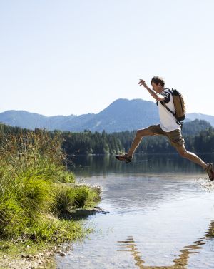 Rund um die Explorer Hotels im Allgäu, Tirol, Oberösterreich und Kärnten warten tolle Wanderrouten im Sommerurlaub auf euch!