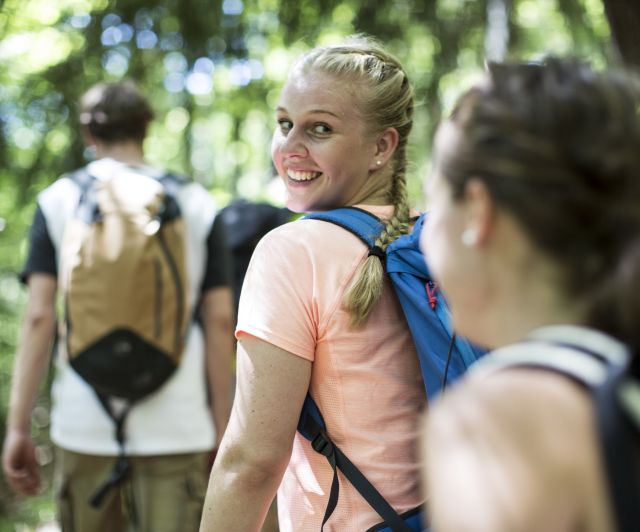 Experience exciting moments with friends on hikes in the Allgäu, Berchtesgadener Land, or Tyrol. Explorer Hotels in Germany and Austria offer the perfect accommodations, including breakfast, a sauna, and a fitness room.