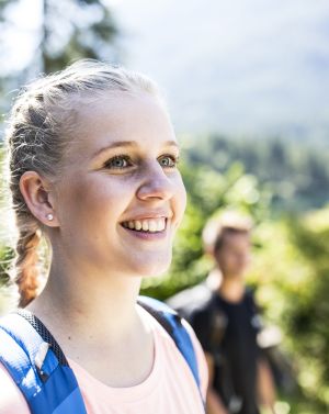 Im Sommer die Wanderschuhe angeschnürt, die Touren auf der Explorer Wall ausgecheckt und schon geht's los. Startpunkt ist das Explorer Hotel Berchtesgaden in Schönau am Königssee, denn rund um Deine Unterkunft findest Du viele tolle Wanderwege in den Alpen.