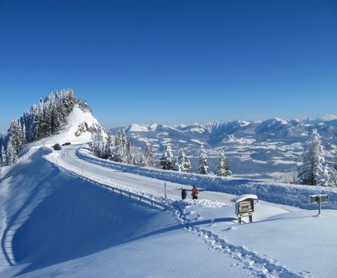 Een prachtige bestemming in de winter en de zomer is de schilderachtige en kronkelige Panoramaweg in het Berchtesgadener Land.