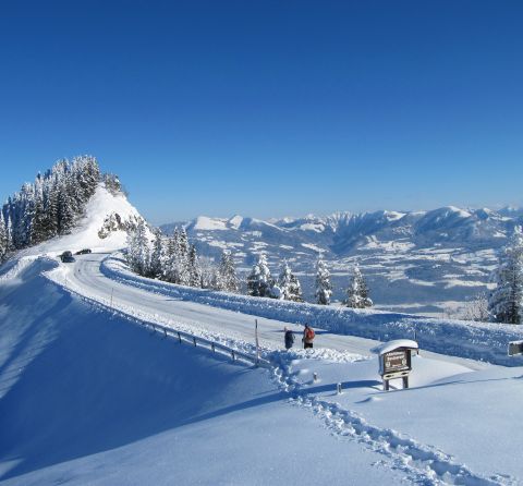 Una meta ideale sia in inverno che in estate è la pittoresca e tortuosa strada panoramica del Berchtesgadener Land.