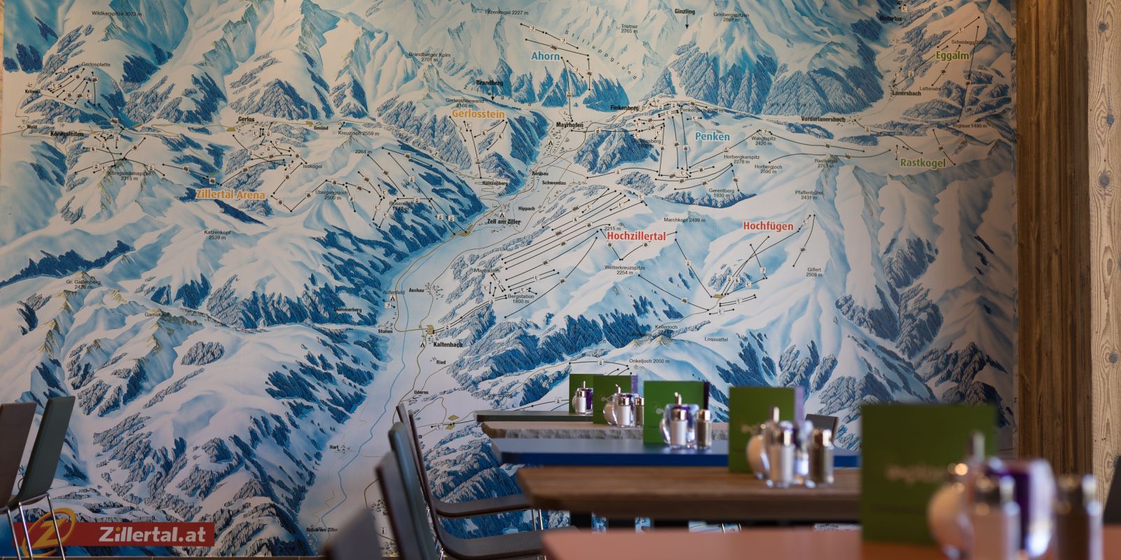 Solltest Du beim Frühstück noch nicht wissen, wohin Deine heutige Entdeckungstour gehen soll, kannst Du Dich noch spontan von unserer großen Übersichtskarte inspirieren lassen. Damit steht einem aufregenden Tag nichts mehr im Weg!