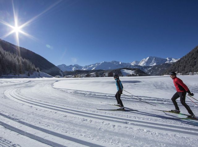 Cross-country skiing opportunities as far as the eye can see. The Ötztal Valley boasts countless cross-country ski trails and skate slopes that will delight cross-country skiing enthusiasts.