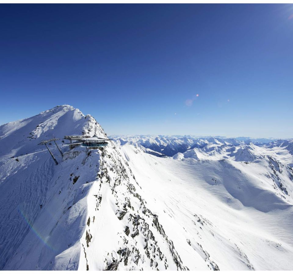 The Obergurgl-Hochgurgl region in the Ötztal Valley offers a breathtaking mountain panorama. Bright sunshine and blue skies provide breathtaking views.