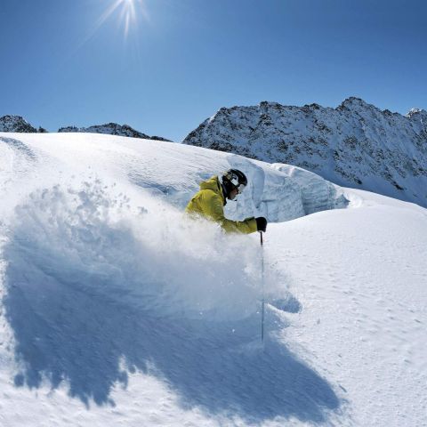 Skiën is extra aangenaam onder deze pistecondities. Stralende zon en poedersneeuw laten het hart van skiërs sneller kloppen.
