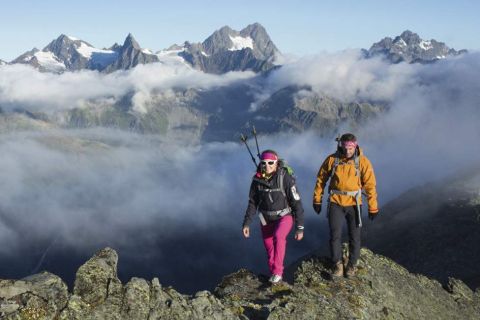 Le Sentier d'altitude de Mayence est un sentier alpin exigeant situé dans les Alpes de l'Ötztal. Il relie le col surplombant le refuge Braunschweiger Hütte au refuge Rüsselsheimer Hütte. Dans de bonnes conditions, la randonnée dure environ 10 heures.