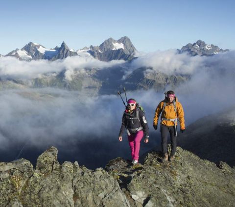L'Alta Via di Magonza è un impegnativo sentiero alpino nelle Alpi Venoste. Conduce dal passo sopra il rifugio Braunschweiger Hütte al rifugio Rüsselsheimer Hütte. In buone condizioni, l'escursione dura circa 10 ore.