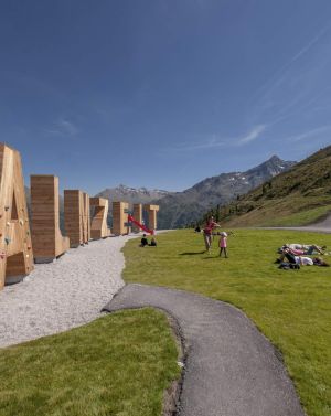 Middle station of the Gaislachkogel in Sölden.