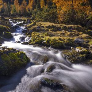 Malerisches Fundustal Wie aus dem Bilderbuch sieht das malerische Fundustal aus. Einsam und verlassen hoch über Umhausen kannst Du die Schönheit der Natur genießen. An heißen Sommertagen laden grüne Wiesen und der glasklare Fundussee zum Verweilen ein.