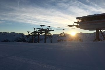 Nova Exklusiv Abfahrt auf frisch präparierten Pisten mit erfahrenen Guides