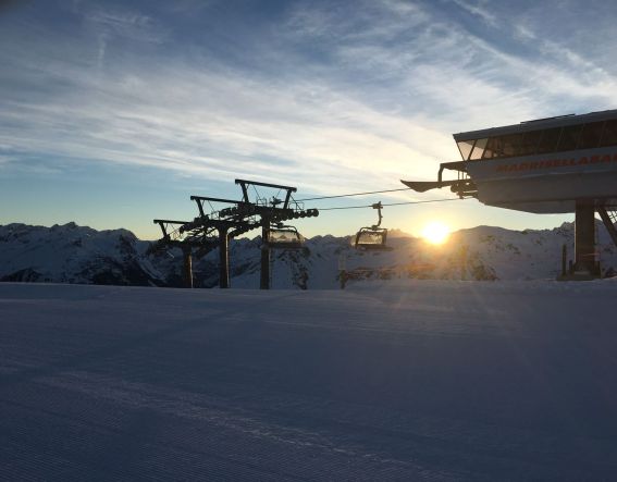 Exkluzivní sjezd Nova na čerstvě upravených svazích se zkušenými průvodci