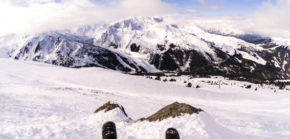 Skigebiet Hochfügen mit Blick auf den Gipfel des Gilfert
