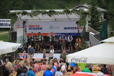 Live-Musik sorgt für Stimmung beim Almfest auf der Wurzeralm Fotoquelle Hinterramskogler