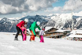 Skifahren-mit-Familie-Bewegungsberg-Golm-Montafon-Christoph-Schoech (2)