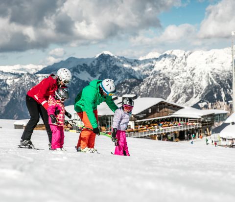 Skiing-with-Family-Active-Mountain-Golm-Montafon-Christoph-Schoech (2)