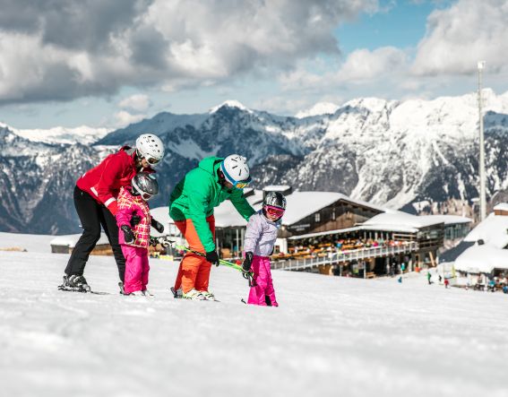 Skifahren-mit-Familie-Bewegungsberg-Golm-Montafon-Christoph-Schoech (2)