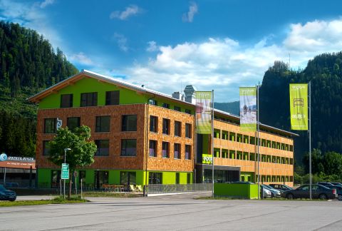 Hotel Explorer w Hinterstoder to idealna baza wypadowa do spędzenia lata w Górnej Austrii. Niezależnie od tego, czy jeździsz na rowerze elektrycznym, górskim czy szosowym, wszystko jest możliwe.