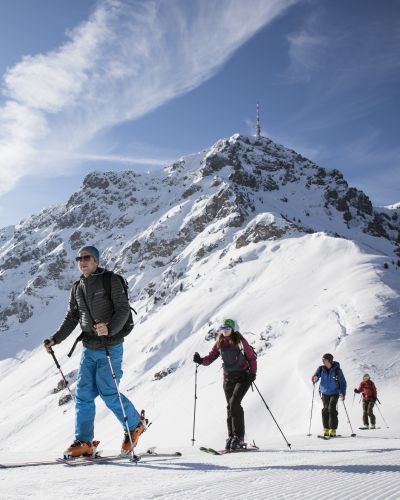 Skitour in den Kitzbüheler Alpen Skitouren gehen ist die perfekte Alternative zum Skifahren, Snowboarden oder Langlaufen.