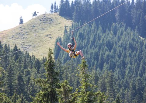 Direct voor het Explorer Hotel Neuschwanstein in Nesselwang kunt u de Alpspitze beklimmen en vervolgens met de AlpspitzKICK weer naar beneden suizen.