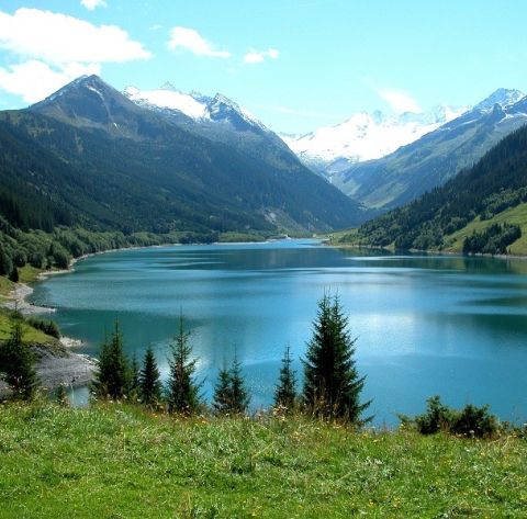 Le réservoir de Durlaßboden invite à la flânerie.