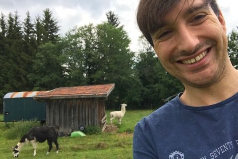 Hotelmanager Jonas mit den Lamas ;-)