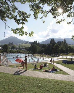 Badespaß im Freibad Riezlern