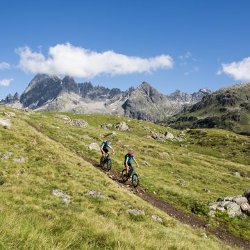 Moutainbiken im Sommerurlaub in den Alpen