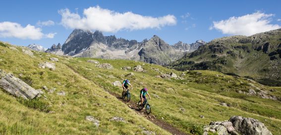 Moutainbiken im Sommerurlaub in den Alpen
