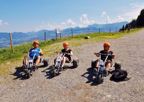 Action lors d'une balade en karting sur le Hörnerbahn dans la région d'Allgäu.