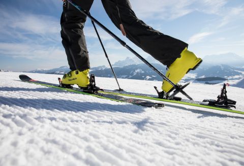 During your winter vacation in Austria, you should definitely try ski touring in the Kitzbühel Alps. You can also rent the appropriate equipment locally.
