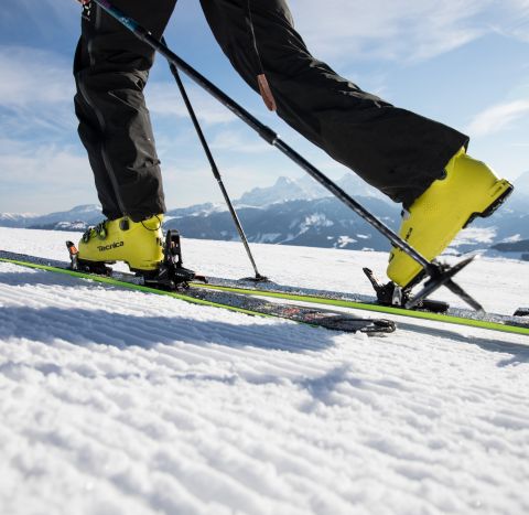 Durante le vostre vacanze invernali in Austria, non perdetevi lo sci alpinismo sulle Alpi di Kitzbühel. Potete anche noleggiare l'attrezzatura adatta in loco.