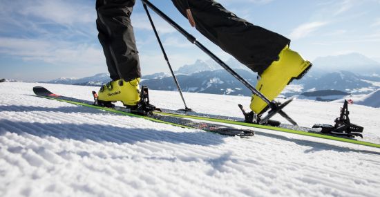 Richtige Ausrüstung für Skitouren gehen in den Kitzbüheler Alpen