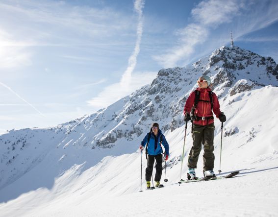Skitouren gehen in Österreich beim Winterurlaub