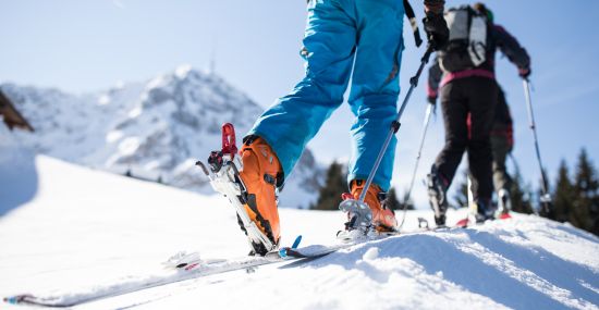 In der Gruppe machen Anfänger schnell Fortschritte bei der Skitour.