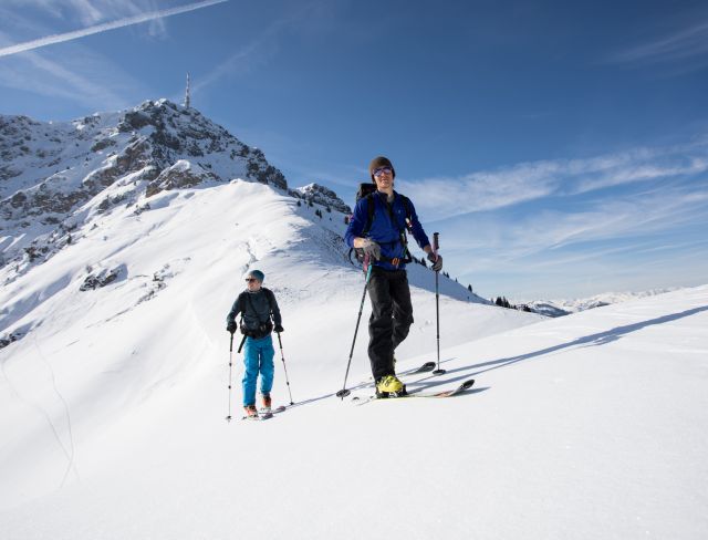 Wyprawa narciarska daje możliwość eksploracji innych gór podczas zimowego urlopu w Austrii. Zarówno zaawansowani, jak i początkujący znajdą w Tyrolu idealną wyprawę narciarską dostosowaną do swoich umiejętności.