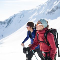 Traumhafte Winterlandschaft bei der Skitour in Österreich bestaunen.