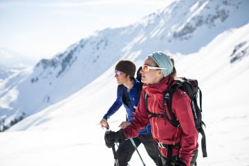 Traumhafte Winterlandschaft bei der Skitour in Österreich bestaunen.