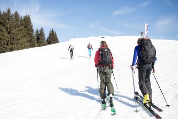 Mit Freunden eine Skitour in den Kitzbüheler Alpen unternehmen. Skitouren Tipp in Österreich - Skitour Kitzbüheler Horn