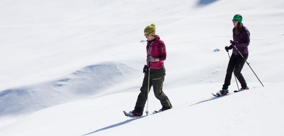 Erlebe den Wintersport mit Schneeschuhwandern in Tirol neu für dich