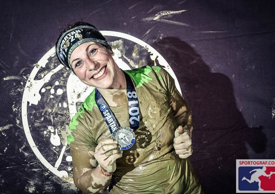 Angie completed the Super at the Spartan Race Oberndorf and is happy about her performance and the medal.