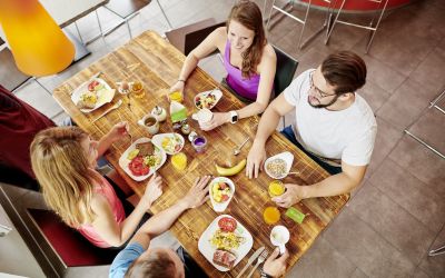 Snídaně se podává denně od 7:00 do 10:30 a nabízí vše, co potřebujete, včetně více než 70 druhů převážně regionálních produktů a bezplatných teplých nápojů.