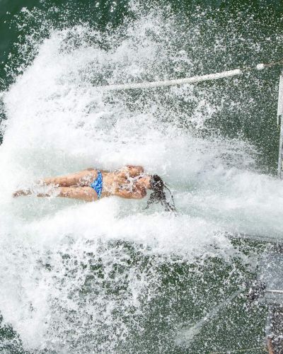 Hier kommt keine Langeweile auf! Der Cannonball ist ein Wasserkatapult für die ganz mutigen. Mit einem kraftvollen Wasserstoß wirst Du hier über den Badesee der AREA 47 katapultiert. Aber Achtung: Suchtgefahr! ;)