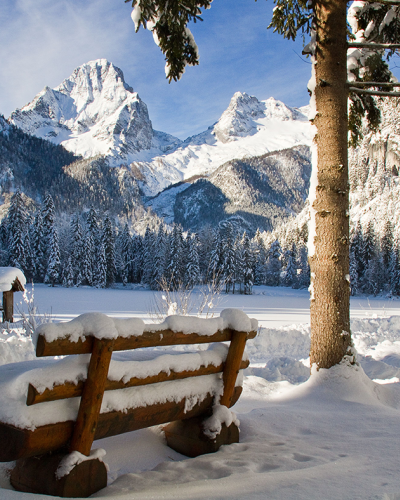 Der Schiederweiher verzaubert im Winter in ganz besonderer Winter-Wonderland Atmosphäre der Pyhrn Priel Region