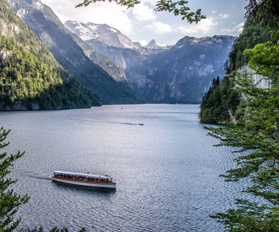 Lake Königssee in Berchtesgadener Land is the region's main attraction. This legendary lake is only accessible by boat. Due to the steep cliffs, there is no circular path around the lake. The boat dock is just 15 minutes away from the Explorer Hotel Berchtesgaden.