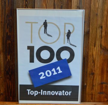 Top 100 Award 2011 001