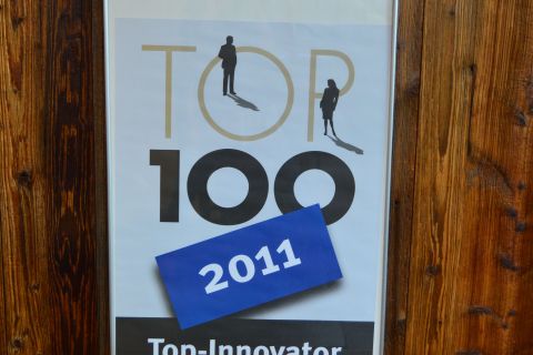 Top 100 Award 2011 001