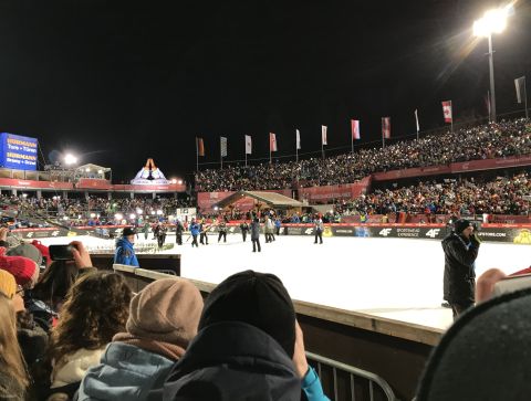 A teltházas Audi Aréna a nyitóversenyen Oberstdorfban