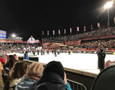 Wyprzedana Audi Arena podczas zawodów otwierających sezon w Oberstdorfie