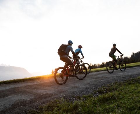 Enjoy the evening sun while mountain biking in the Kitzbühel Alps There are numerous mountain bike trails to explore around the Kitzbüheler Horn. Check into the Explorer Hotel Kitzbühel in St. Johann in Tirol and experience an unforgettable holiday in Austria.
